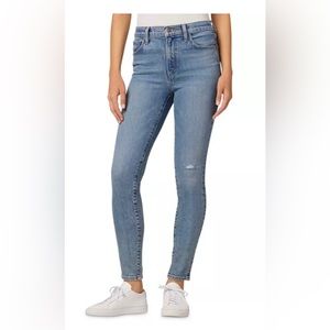 Joe’s Jeans High Rise Skinny Crop w/ Heavy Grinded Hem
